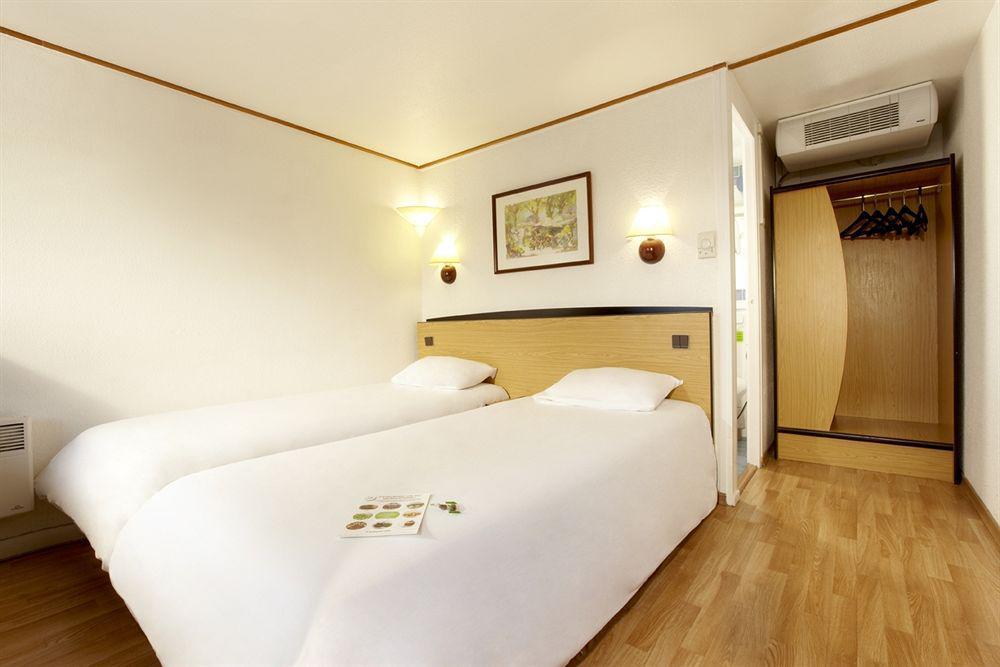 Campanile Hotel Mayenne Cameră foto